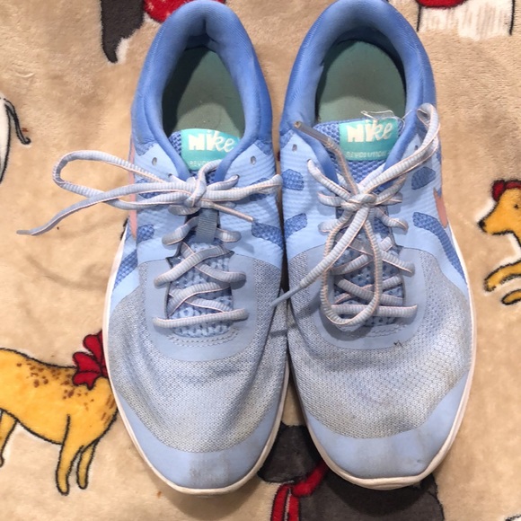 Girls Nikes - Picture 2 of 7